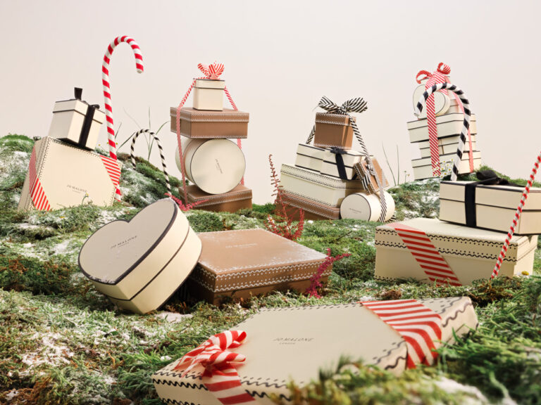 24A02_Christmas-Gingerbread_Lifestyle_221121_JM_HOLIDAY_23_s29_F5_RGB-1998_300